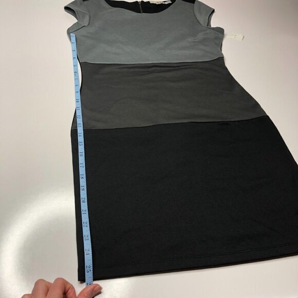 New BeBop Grey & Black Colorblock Capped Sleeved Stretchy Bodycon Mini Dress - Picture 10 of 10